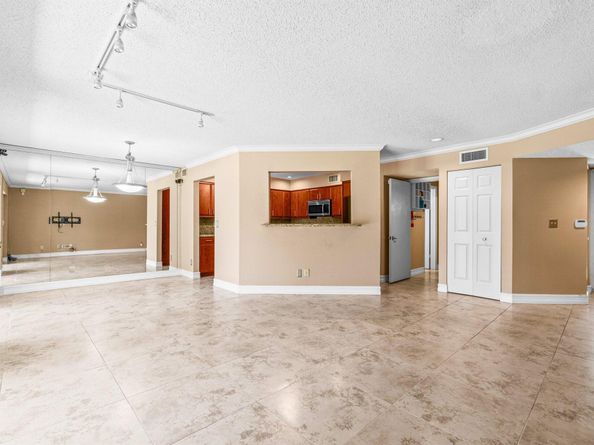 5750 Coach House Circle C, Boca Raton FL 33486