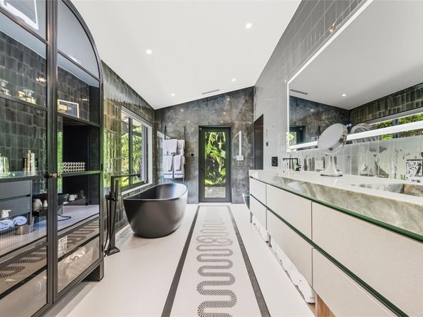 1621 Seabreeze Blvd, Fort Lauderdale FL 33316