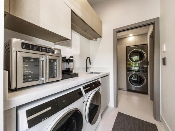 1621 Seabreeze Blvd, Fort Lauderdale FL 33316