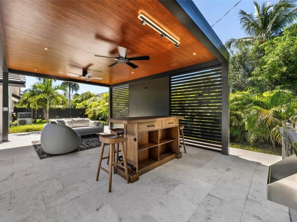 1621 Seabreeze Blvd, Fort Lauderdale FL 33316