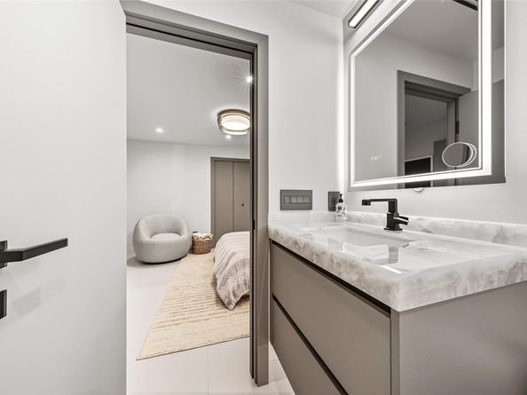 1621 Seabreeze Blvd, Fort Lauderdale FL 33316