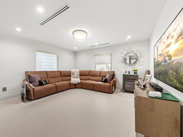 1621 Seabreeze Blvd, Fort Lauderdale FL 33316