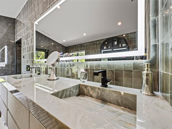 1621 Seabreeze Blvd, Fort Lauderdale FL 33316