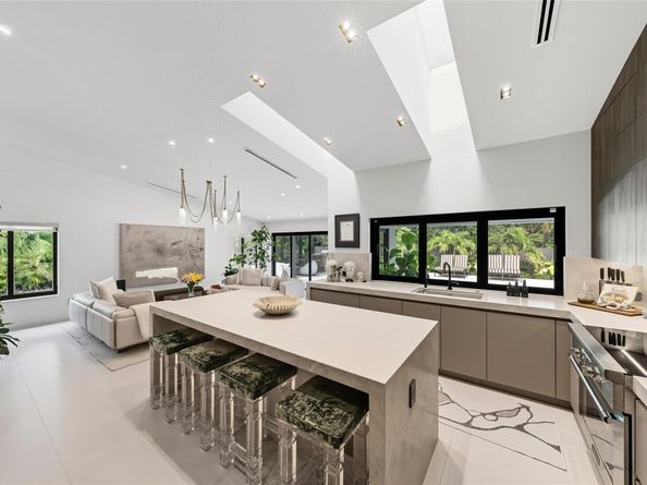 1621 Seabreeze Blvd, Fort Lauderdale FL 33316