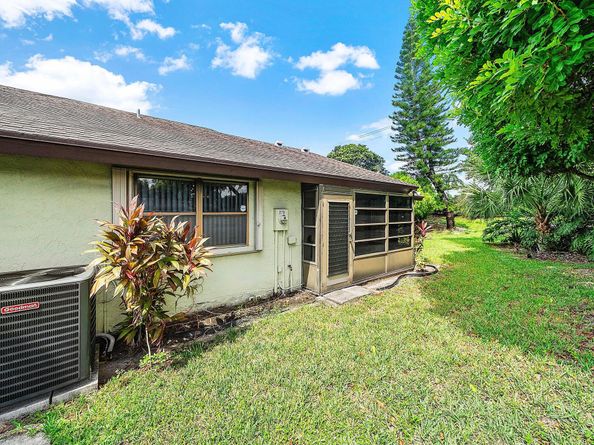 276 Beaver Dam Court, Royal Palm Beach FL 33411