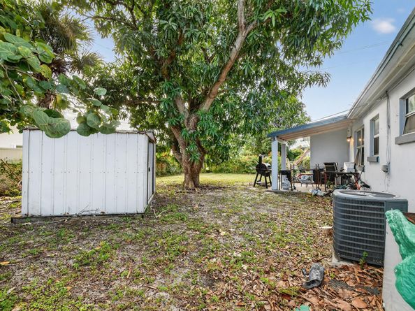 173 W 18th Street, Riviera Beach FL 33404