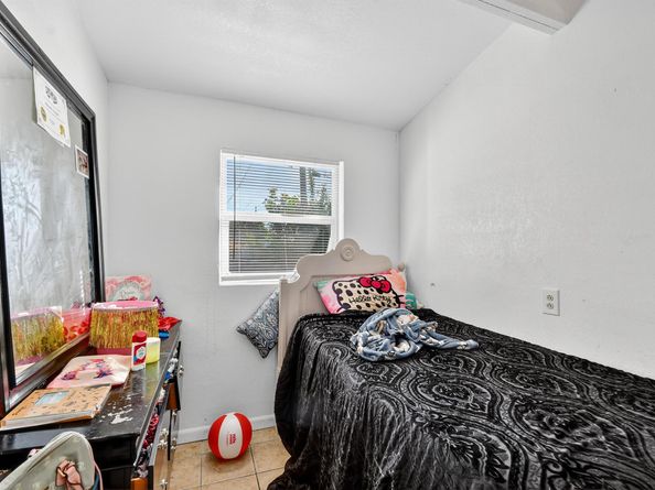 173 W 18th Street, Riviera Beach FL 33404