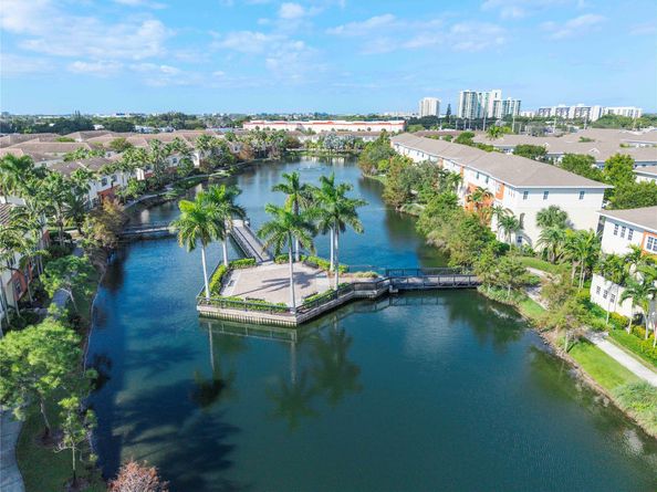 163 SW 7th St, Pompano Beach FL 33060