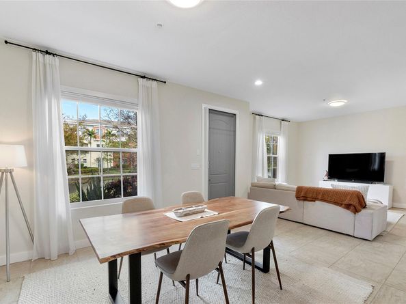 163 SW 7th St, Pompano Beach FL 33060