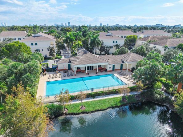 163 SW 7th St, Pompano Beach FL 33060