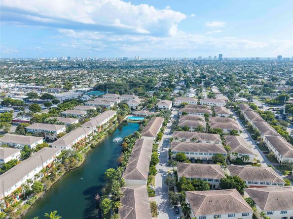 163 SW 7th St, Pompano Beach FL 33060