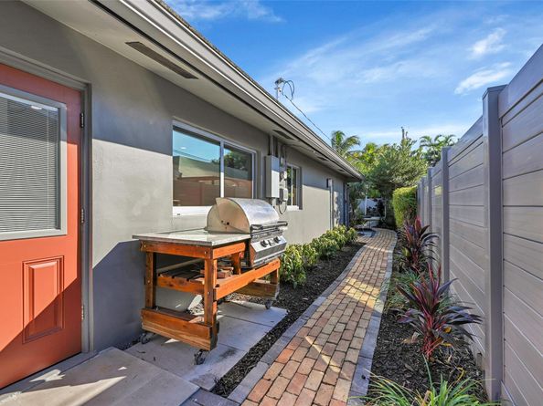 2090 NE 54th Ct, Fort Lauderdale FL 33308