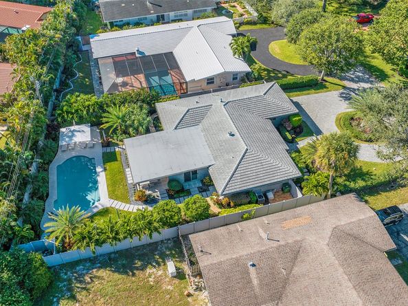 2090 NE 54th Ct, Fort Lauderdale FL 33308