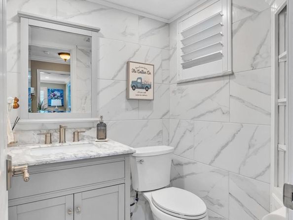 34 Colonial Club Drive 101, Boynton Beach FL 33435