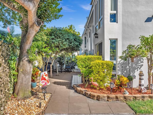 34 Colonial Club Drive 101, Boynton Beach FL 33435