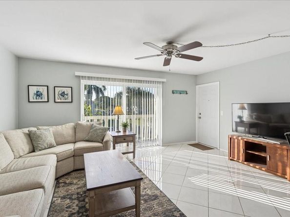 95 North Blvd 2B, Boynton Beach FL 33435