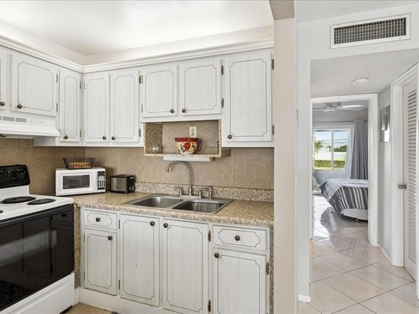 95 North Blvd 2B, Boynton Beach FL 33435