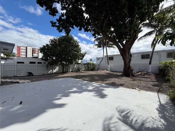 778 NW 80th St, Miami FL 33150