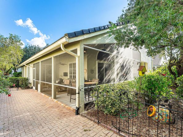 6861 Briarlake Circle, Palm Beach Gardens FL 33418