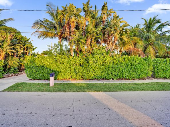 247 SE 3rd Avenue, Delray Beach FL 33483