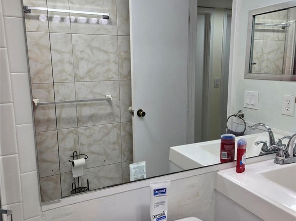 229 Durham E 229, Deerfield Beach FL 33442