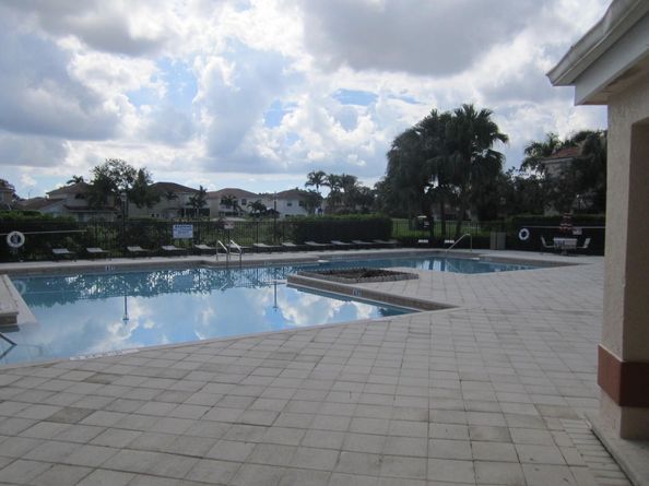 3310 Pinewalk Dr N 1812, Margate FL 33063