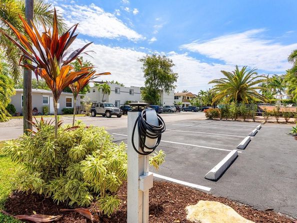 615 & 617 NE 9th Ave, Fort Lauderdale FL 33304