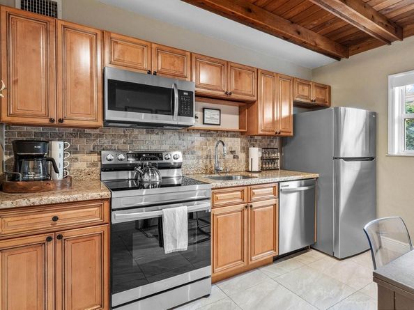 615 & 617 NE 9th Ave, Fort Lauderdale FL 33304