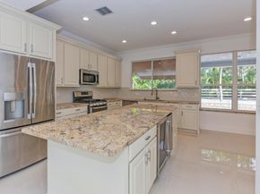 204 Lone Pine Drive, Palm Beach Gardens FL 33410