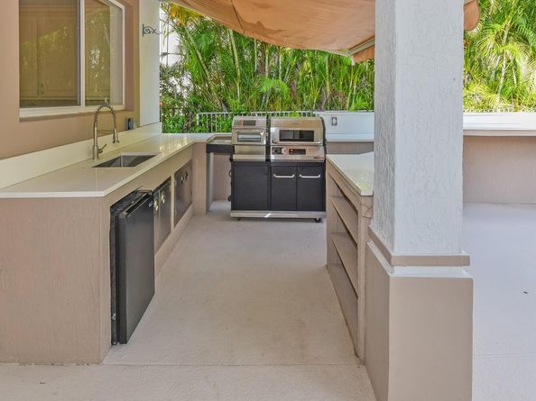 204 Lone Pine Drive, Palm Beach Gardens FL 33410