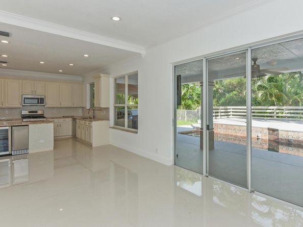 204 Lone Pine Drive, Palm Beach Gardens FL 33410