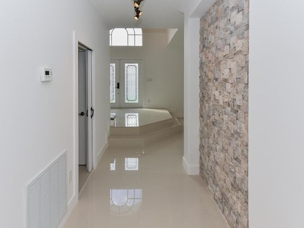 204 Lone Pine Drive, Palm Beach Gardens FL 33410