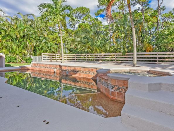 204 Lone Pine Drive, Palm Beach Gardens FL 33410