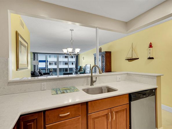 3140 S Ocean Dr 609, Hallandale Beach FL 33009