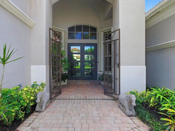 352 Vizcaya Drive, Palm Beach Gardens FL 33418