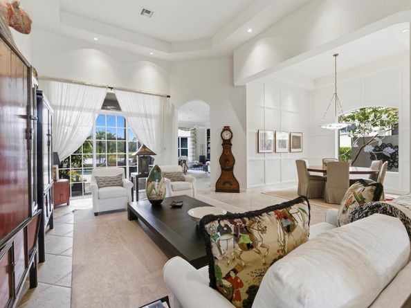 352 Vizcaya Drive, Palm Beach Gardens FL 33418