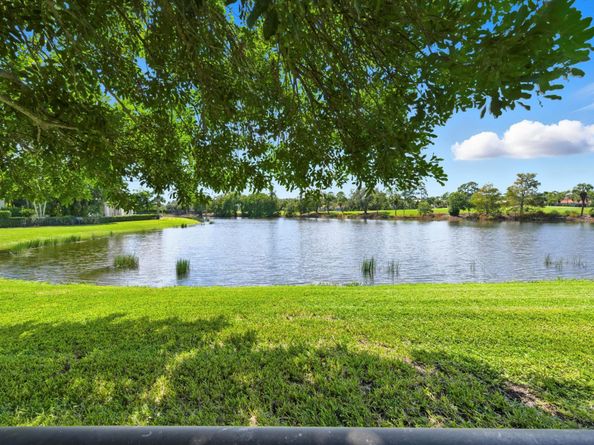 352 Vizcaya Drive, Palm Beach Gardens FL 33418