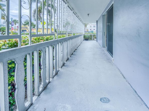 1 S Lakeside Drive A4, Lake Worth Beach FL 33460