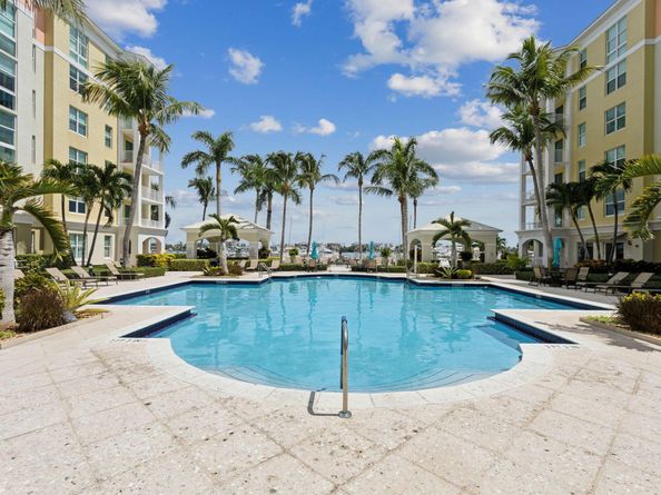 806 E Windward Way E 201, Lantana FL 33462