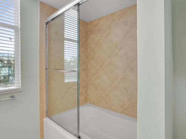 806 E Windward Way E 201, Lantana FL 33462