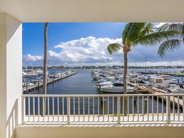 806 E Windward Way E 201, Lantana FL 33462