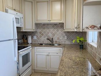 3402 Cynthia Lane