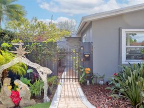 3194 Taft St, Hollywood FL 33021