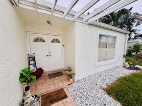 9673 NW 45th St, Sunrise FL 33351