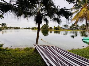 9673 NW 45th St, Sunrise FL 33351