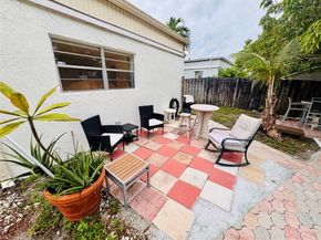 9673 NW 45th St, Sunrise FL 33351