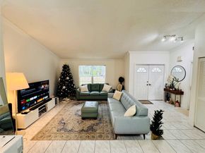 9673 NW 45th St, Sunrise FL 33351