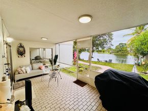 9673 NW 45th St, Sunrise FL 33351