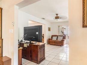 1032 NE 4th Ct, Hallandale Beach FL 33009