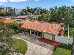 1032 NE 4th Ct, Hallandale Beach FL 33009